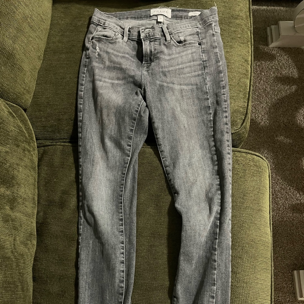 Frame skinny jeans in a very light black wash / gray. Size 26